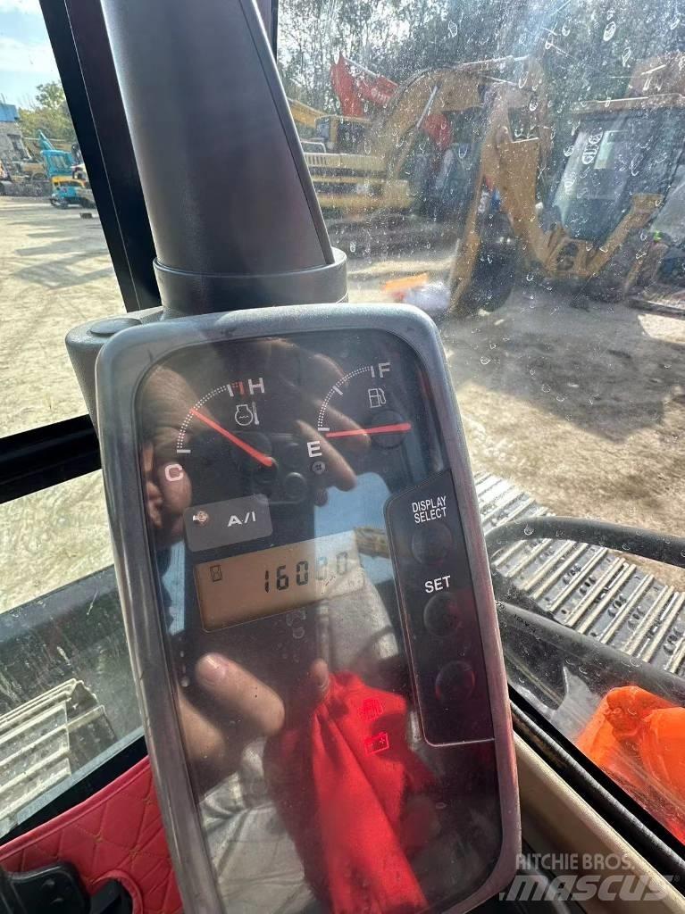 Hitachi ZX 70 Гусеничні екскаватори