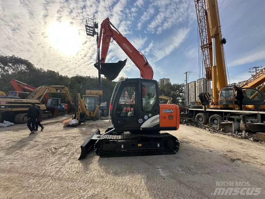Hitachi ZX 70 Гусеничні екскаватори