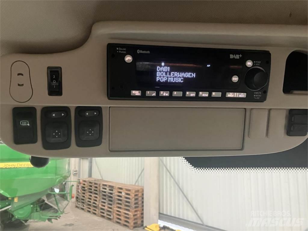 John Deere 6R 215 Трактори