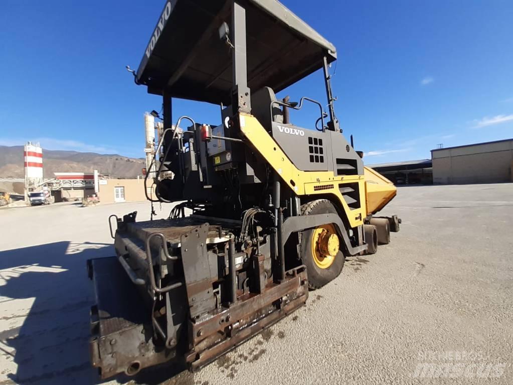 Volvo ABG 6870 Асфальтовкладачі