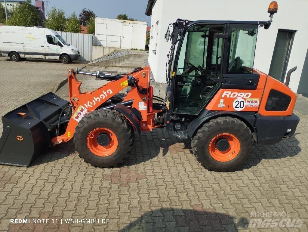 Kubota R090 Фронтальні навантажувачі