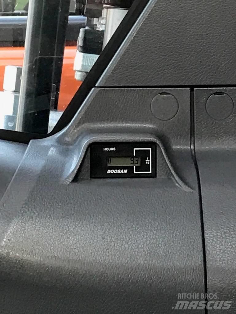 Develon DX 210 W-7 Колісні екскаватори