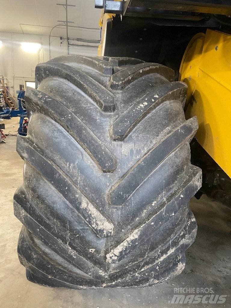 New Holland CX7.80 Зернозбиральні комбайни