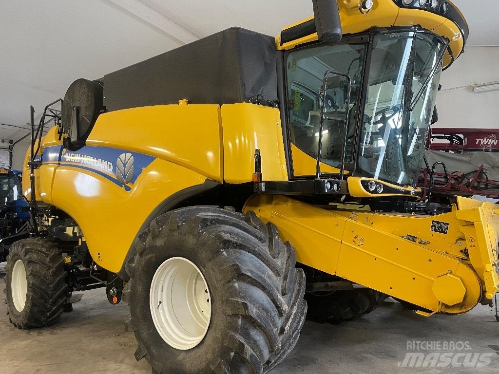 New Holland CX7.80 Зернозбиральні комбайни