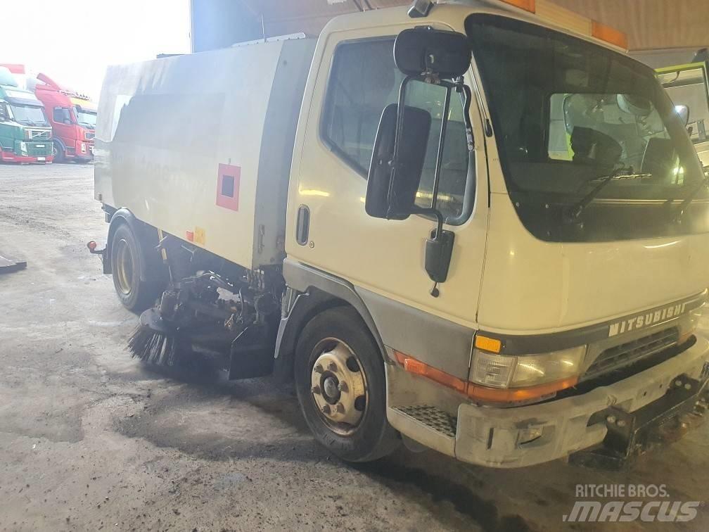 Mitsubishi Canter Підмітальні машини