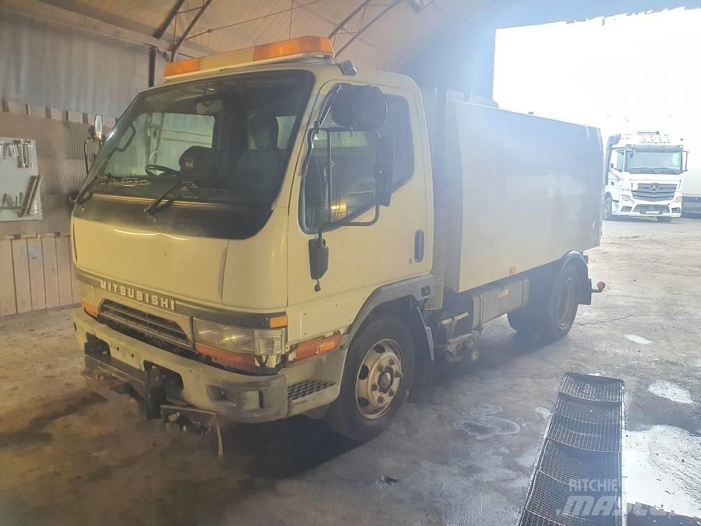 Mitsubishi Canter Підмітальні машини