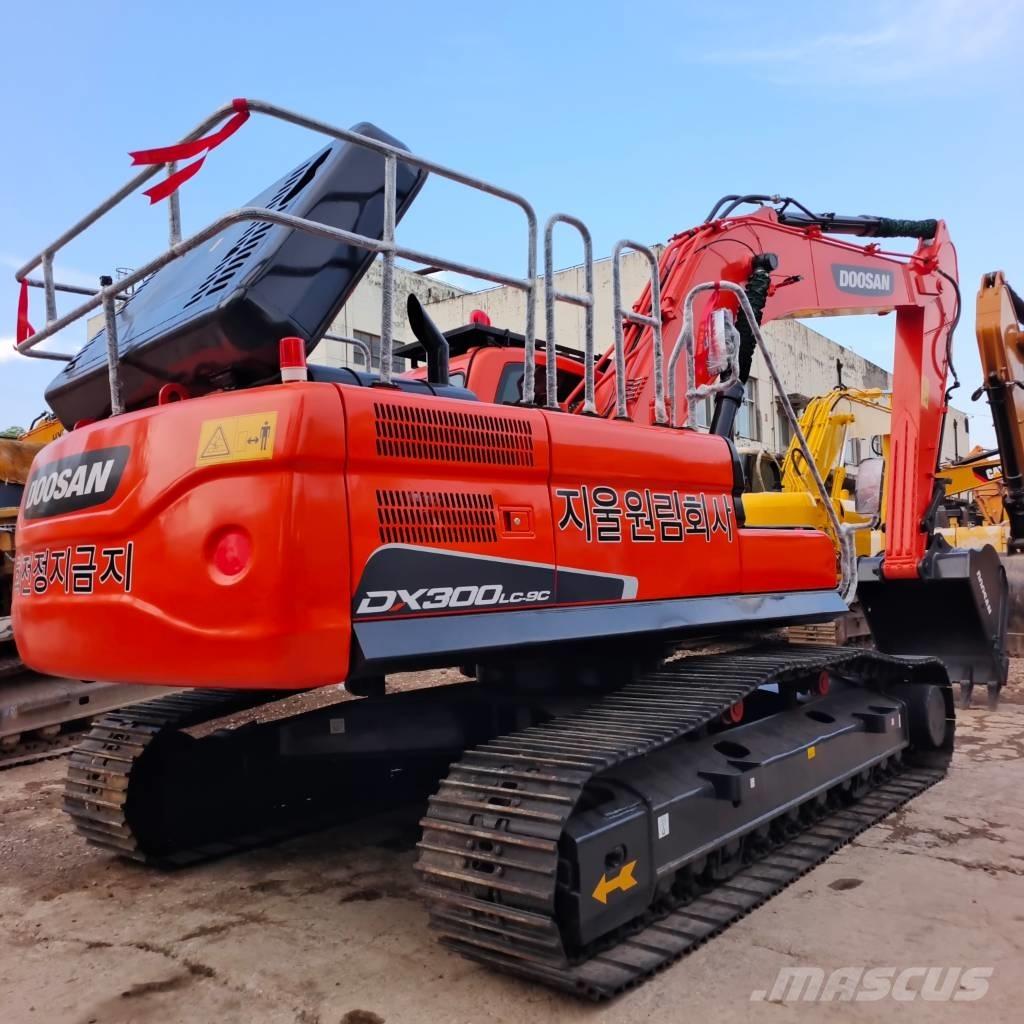 Doosan DX 300 LC Гусеничні екскаватори