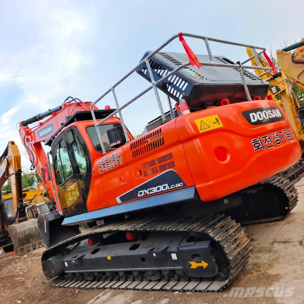 Doosan DX 300 LC Гусеничні екскаватори