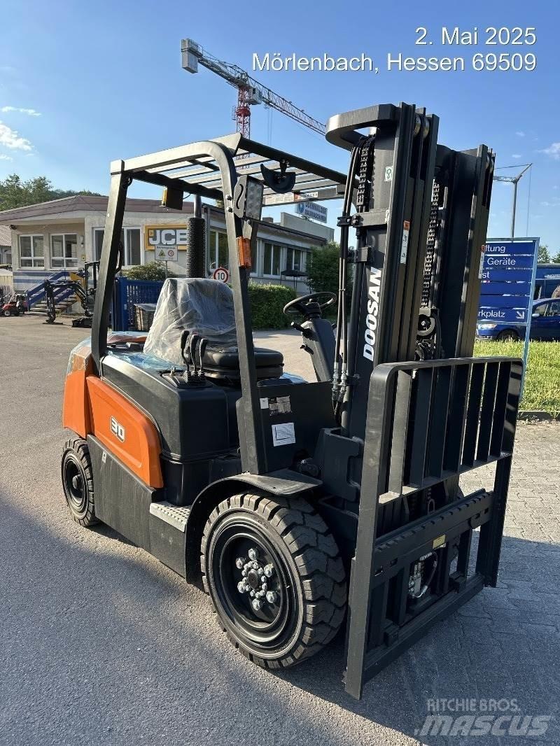 Doosan D30NXP Дизельні навантажувачі