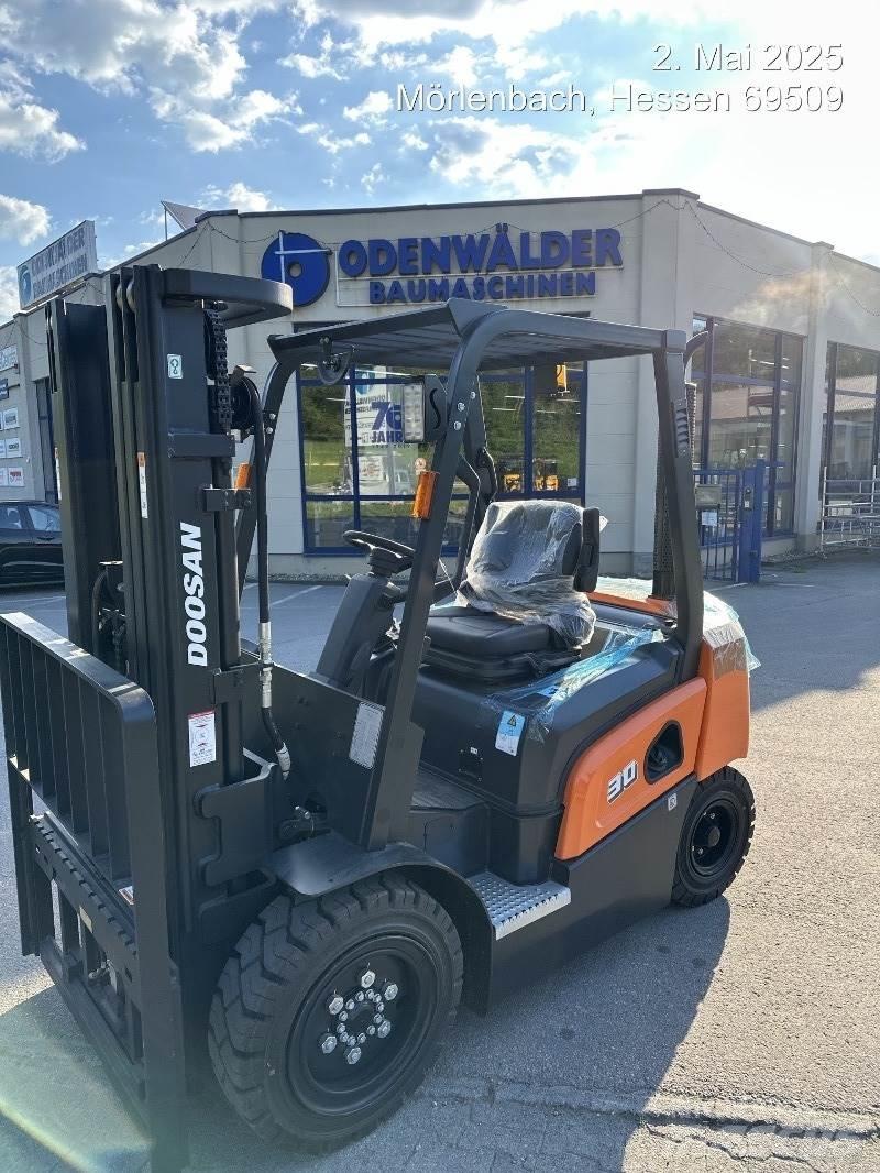 Doosan D30NXP Дизельні навантажувачі