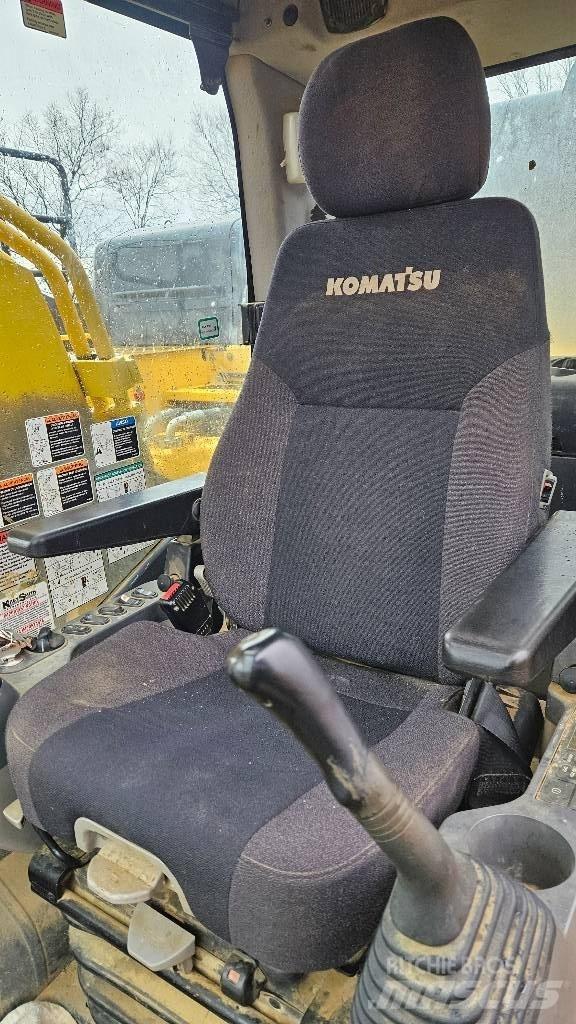 Komatsu PC 490 LC-11 Гусеничні екскаватори