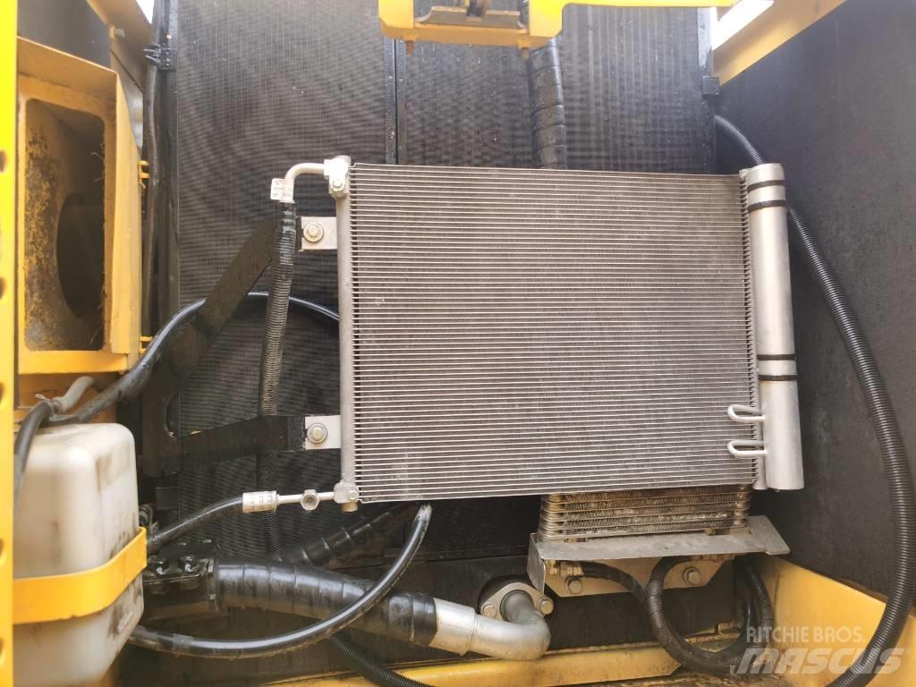 Komatsu PC 200-8 Гусеничні екскаватори
