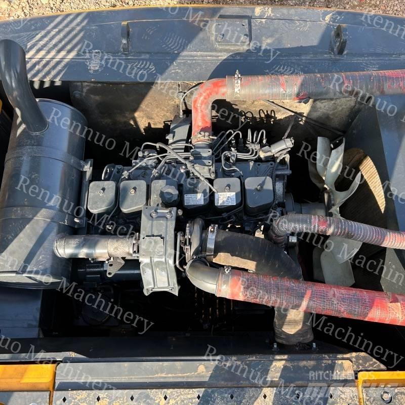Hyundai 215 Гусеничні екскаватори