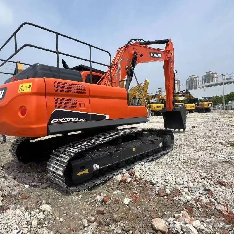 Doosan DX 300 Гусеничні екскаватори