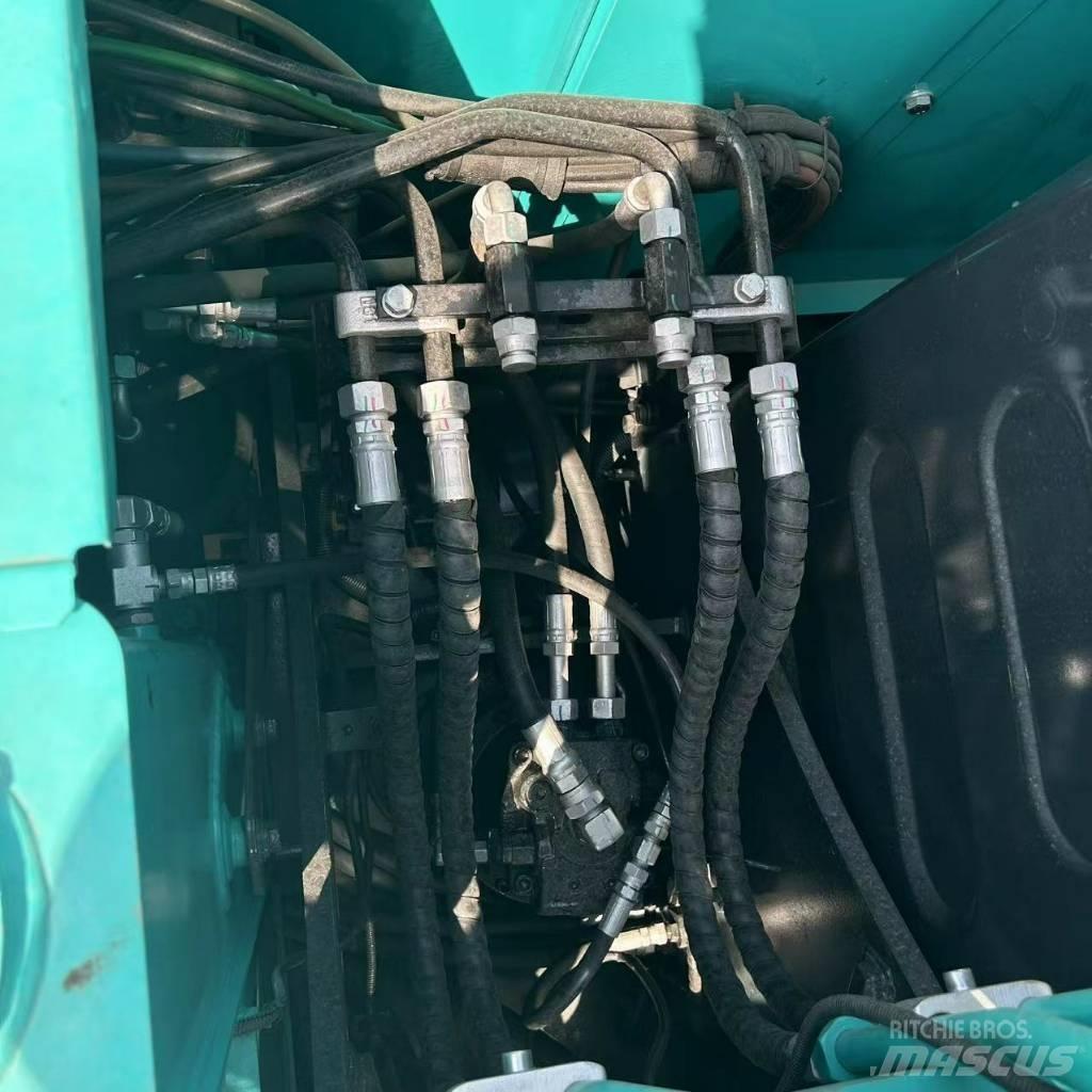 Kobelco 75 Гусеничні екскаватори