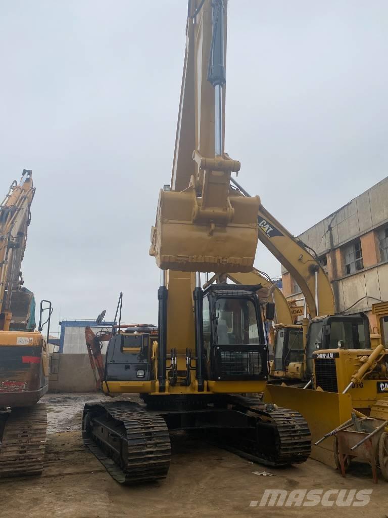 CAT 330 D Гусеничні екскаватори