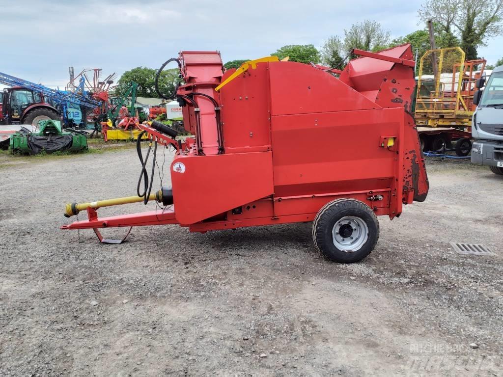 TEAGLE TOMAHAWK 8100 Роздрібнювачі, різаки і розпаковувачі тюків