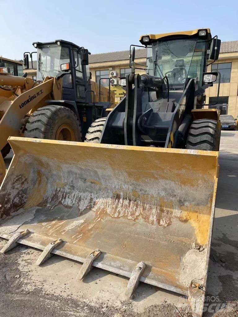 XCMG LW 300 FV Фронтальні навантажувачі