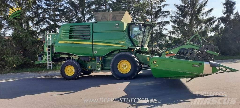 John Deere T670 Зернозбиральні комбайни