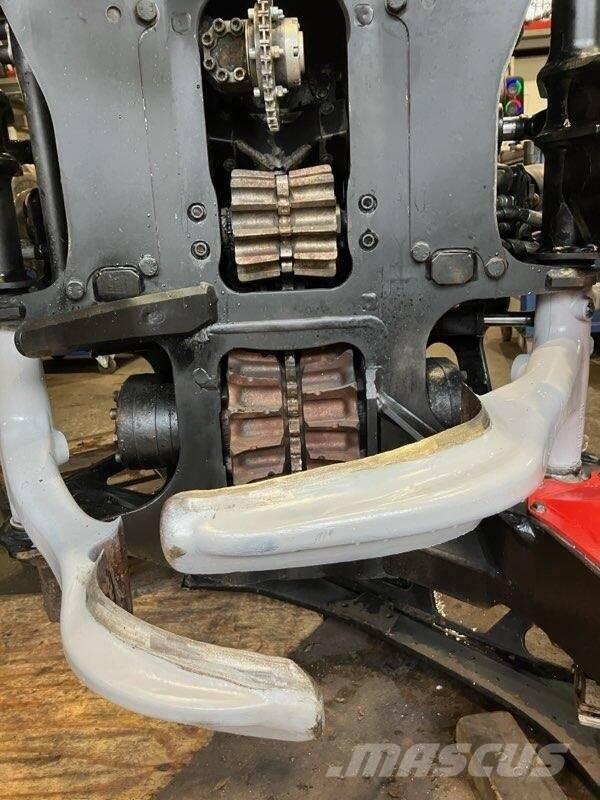 Komatsu C 124 Харвестери