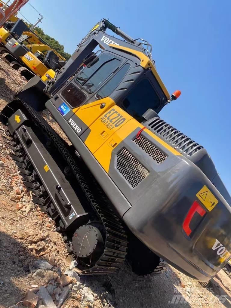 Volvo EC 210 D Гусеничні екскаватори