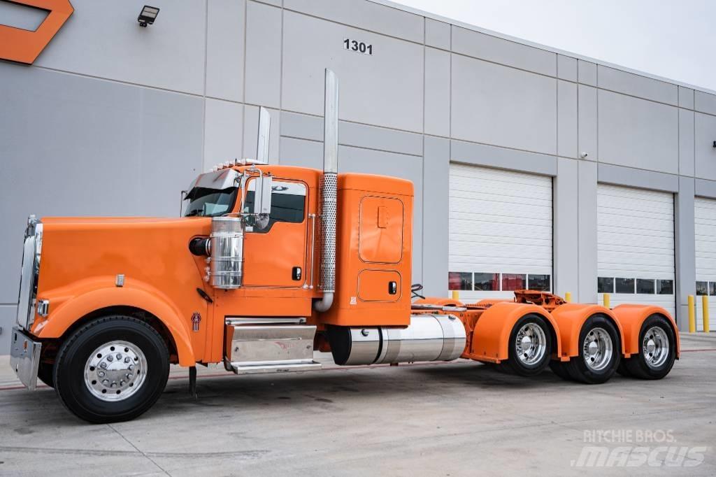 Kenworth W900 Тягачі