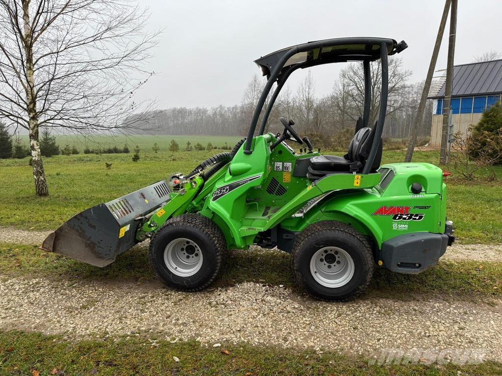 Avant 635 Фронтальні навантажувачі