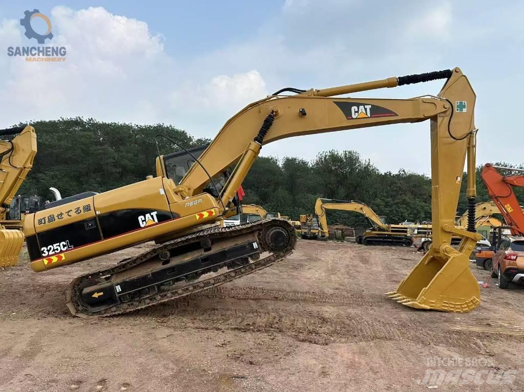 CAT 325 CL Гусеничні екскаватори