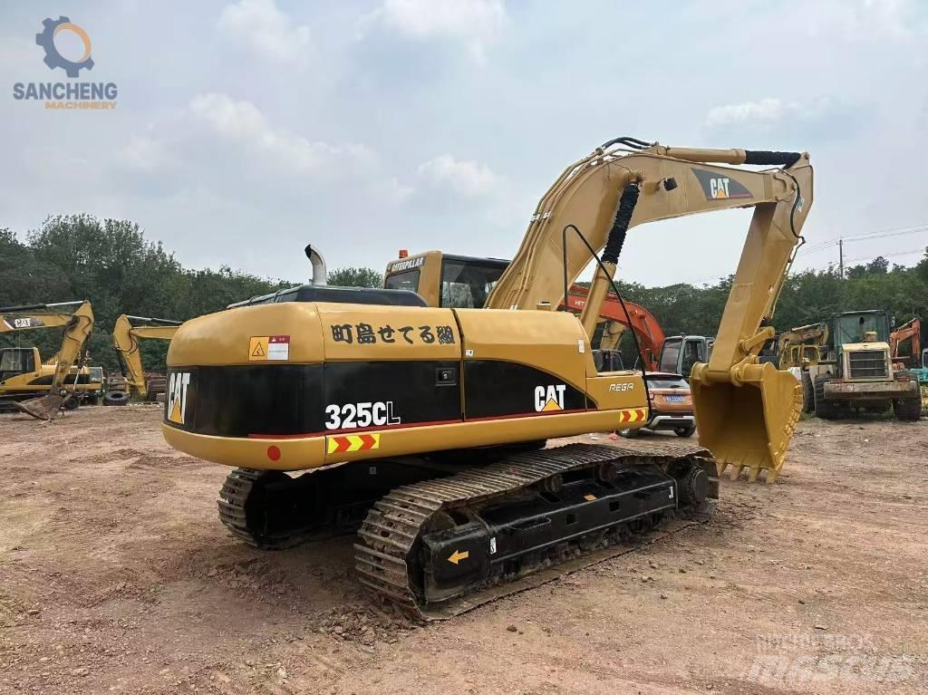CAT 325 CL Гусеничні екскаватори