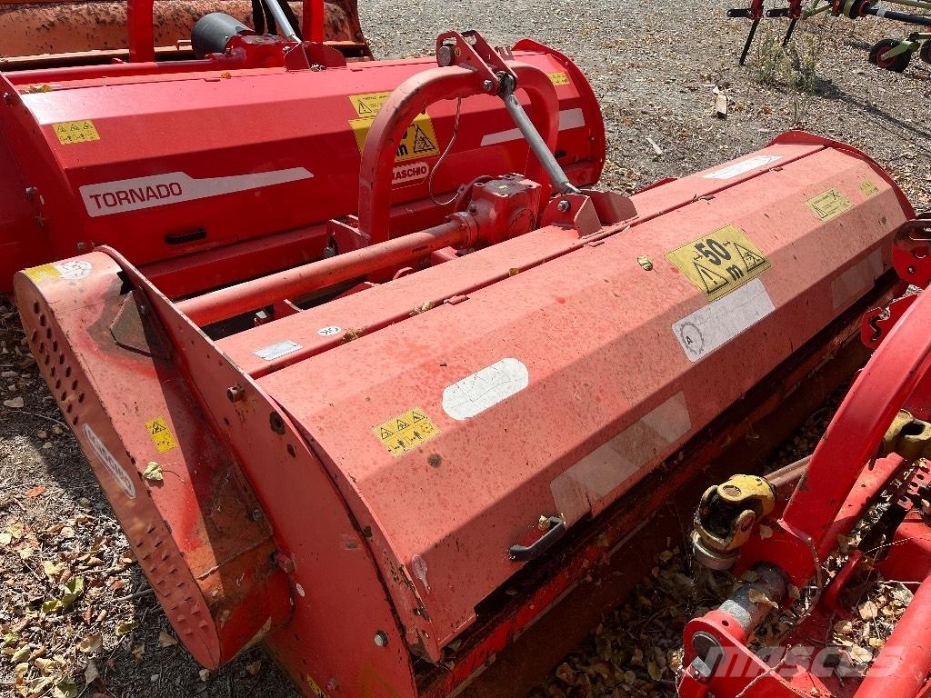 Maschio Tornado 280 Газонні і лукові косилки