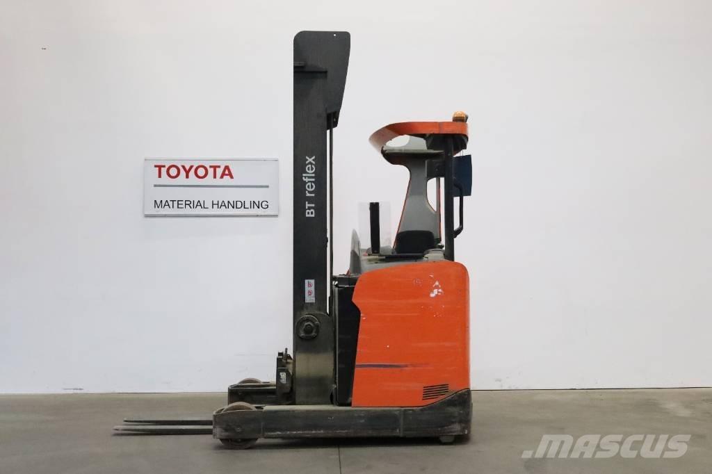 Toyota RRE160H Річ-трак із високим підйомом