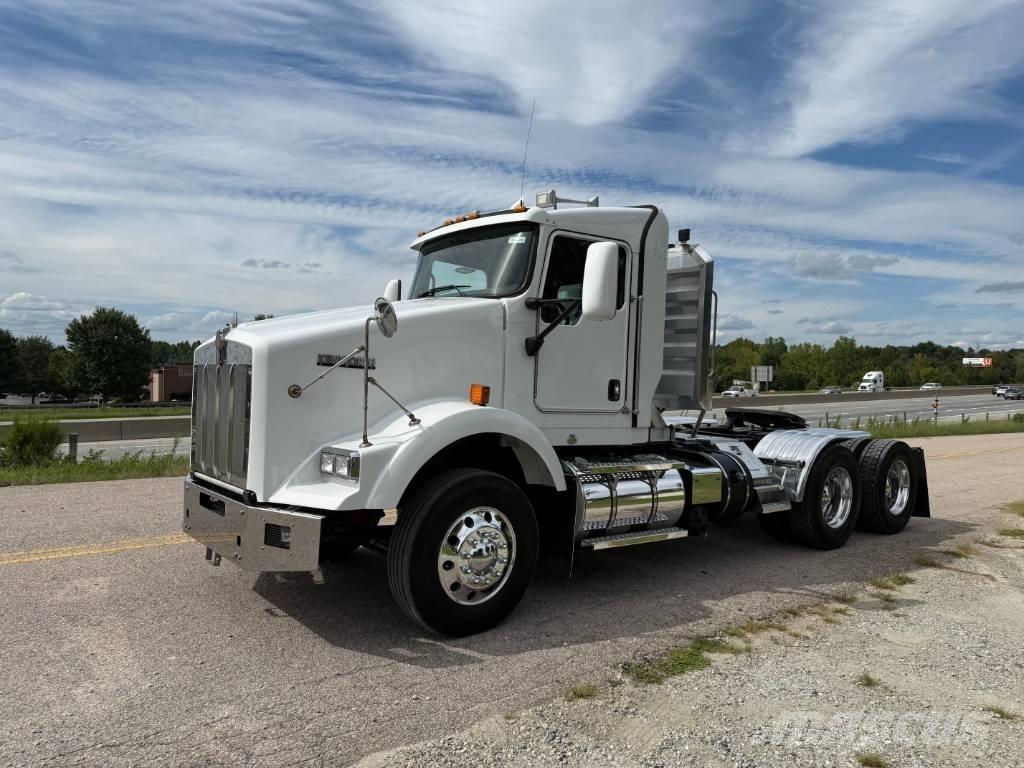 Kenworth T 800 Тягачі