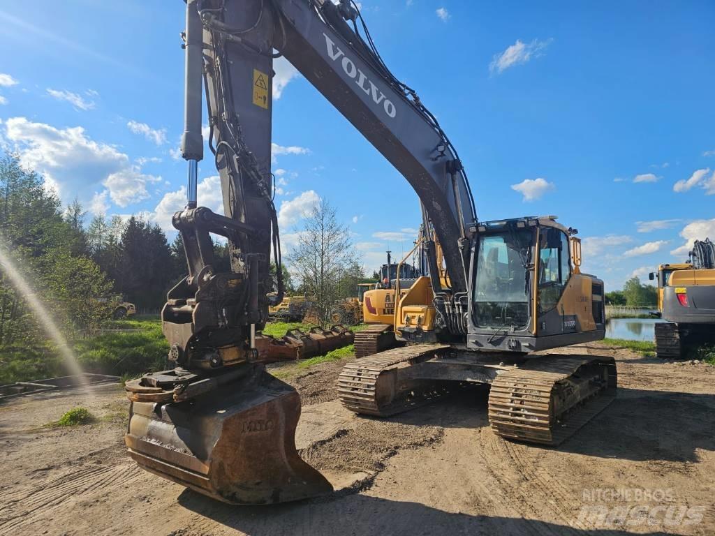 Volvo EC220EL Гусеничні екскаватори