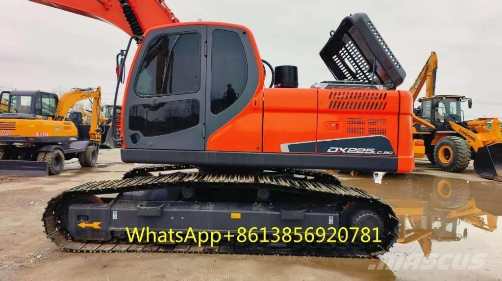 Doosan DX 225 Гусеничні екскаватори