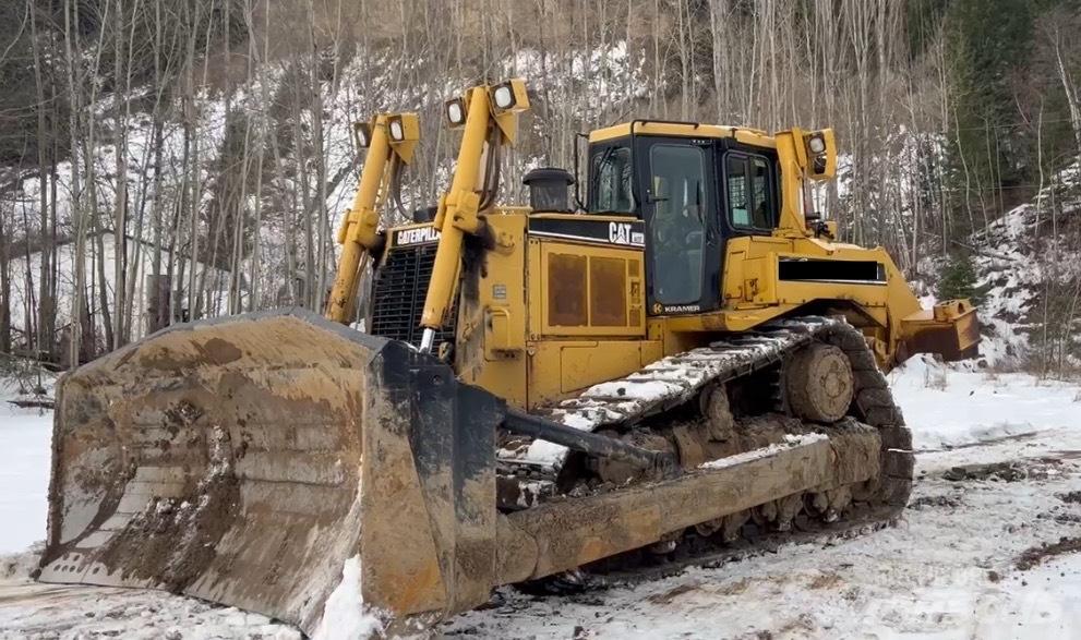 CAT D 8 R Гусеничні бульдозери
