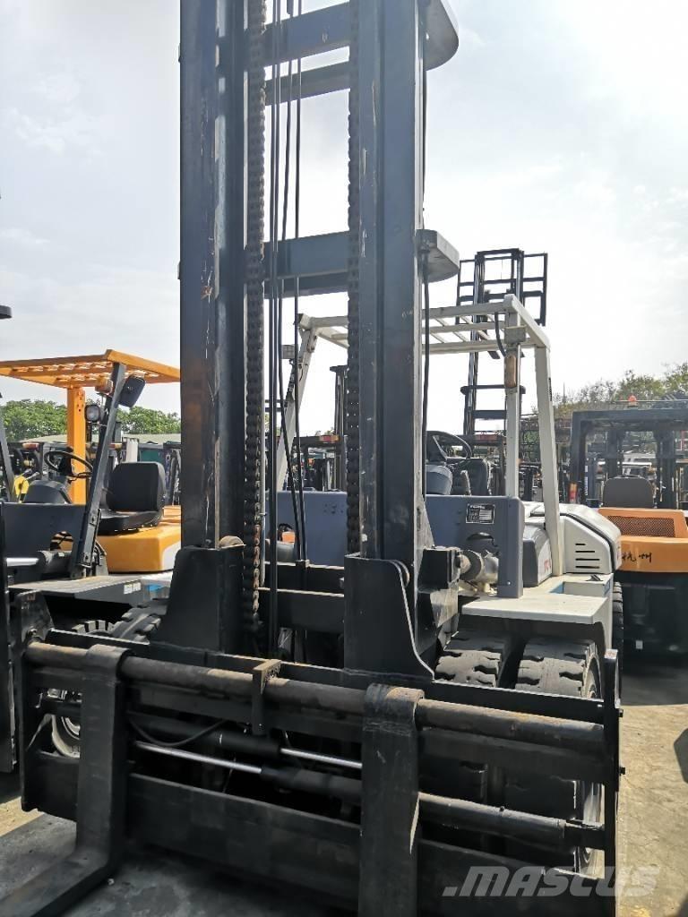 TCM 10 TON Дизельні навантажувачі