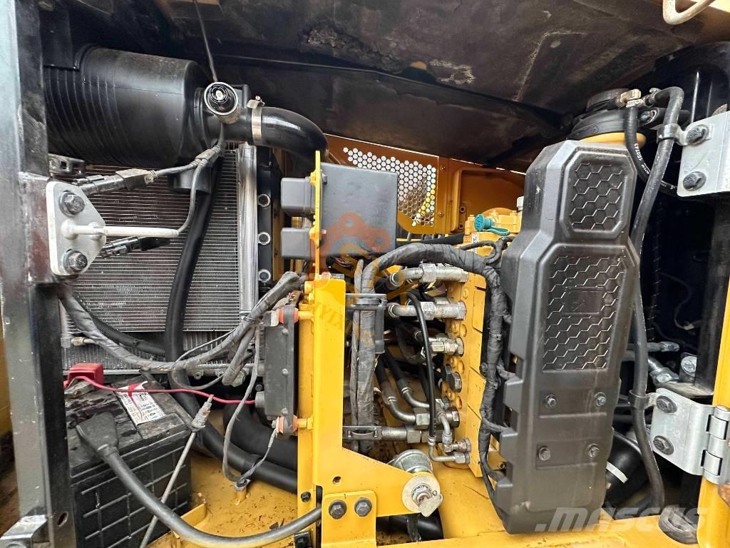 CAT 310 Гусеничні екскаватори