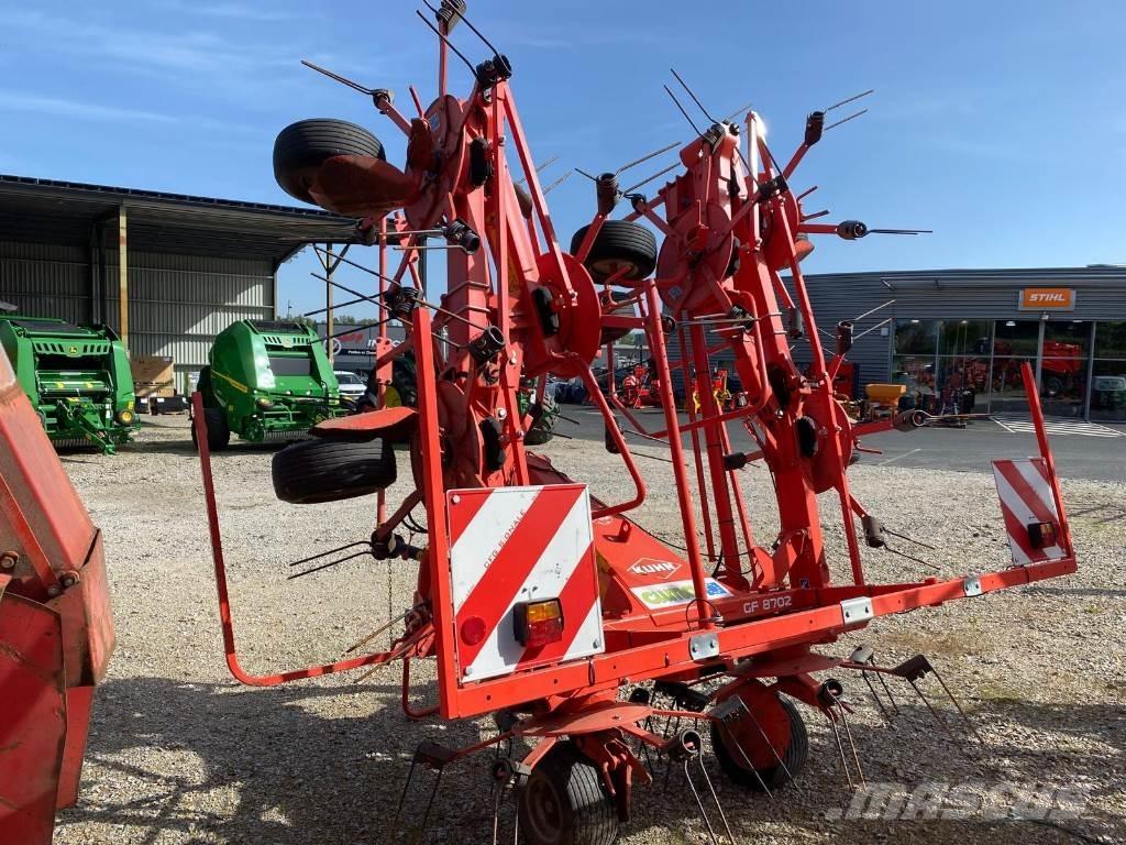 Kuhn GF8702 Граблі і сінозворушувачі