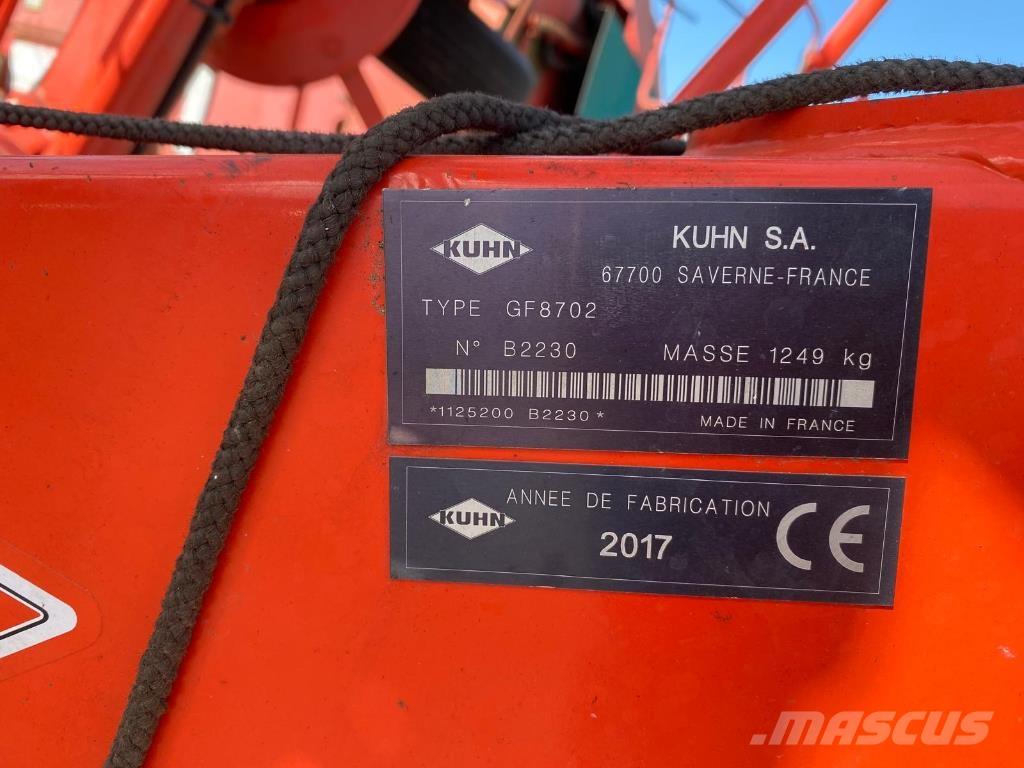 Kuhn GF8702 Граблі і сінозворушувачі