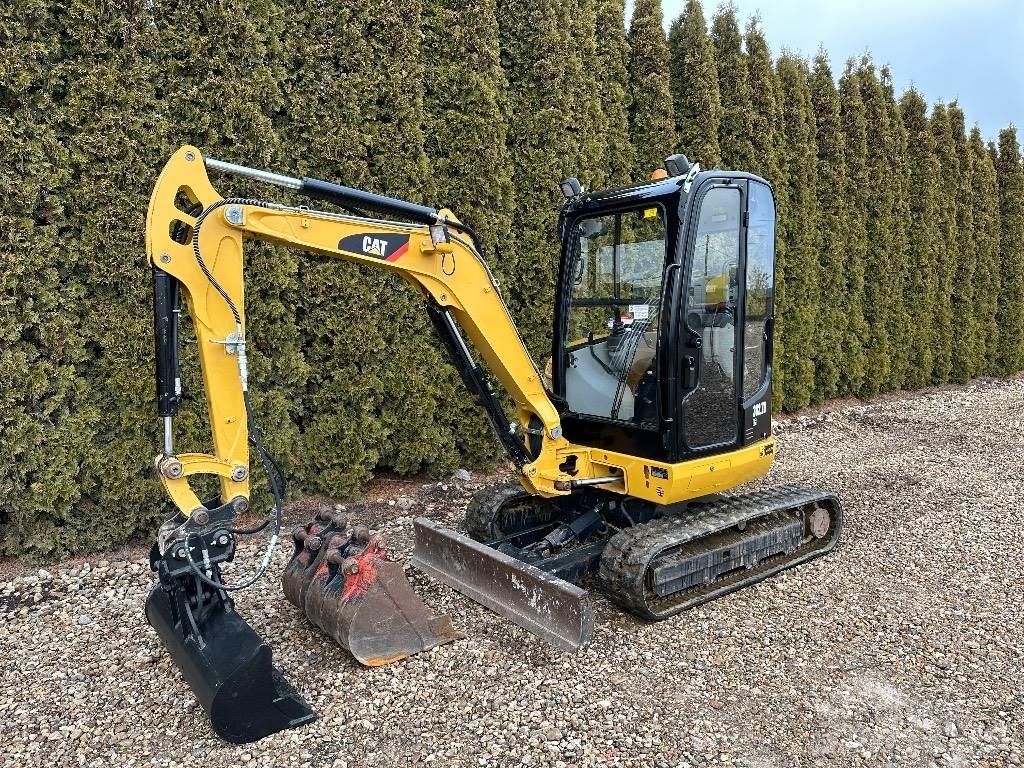 CAT 302.7 D CR Міні-екскаватори < 7т