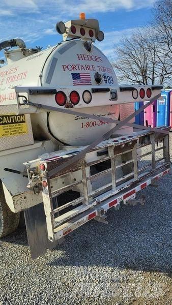 Hino Toilet Truck Вантажівки-цистерни