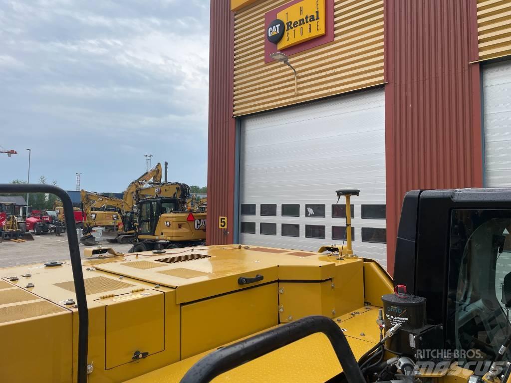 CAT 330 Гусеничні екскаватори