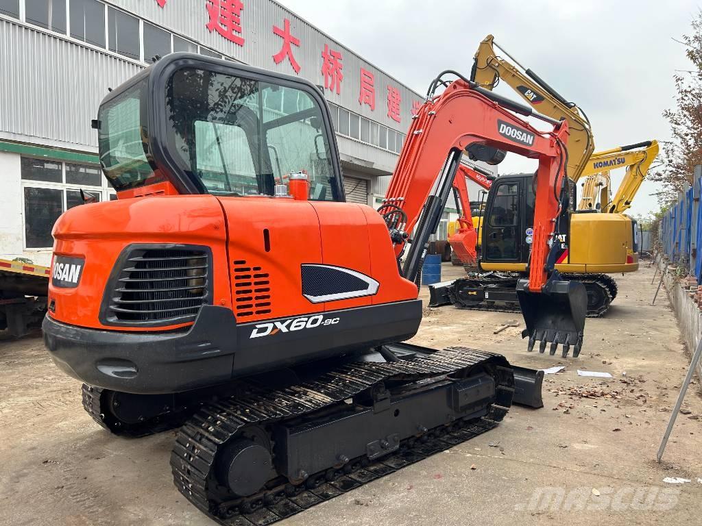 Doosan DX 60 Гусеничні екскаватори