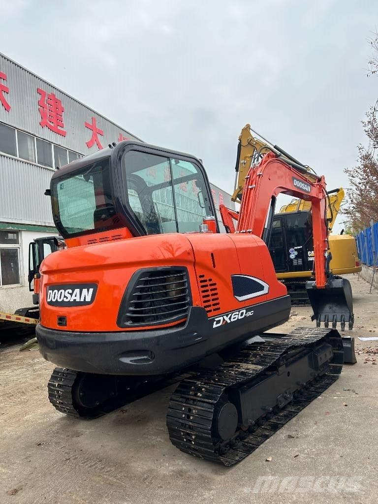 Doosan DX 60 Гусеничні екскаватори