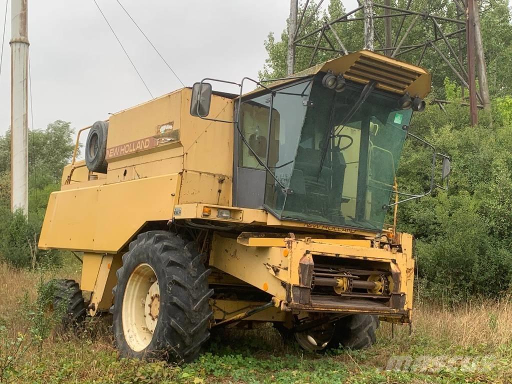 New Holland TX 32 Зернозбиральні комбайни