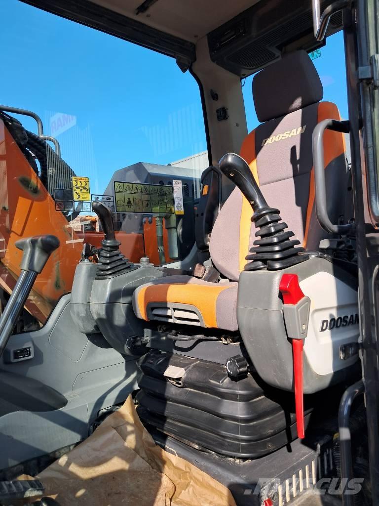 Develon DX 140 LCR-5 Гусеничні екскаватори