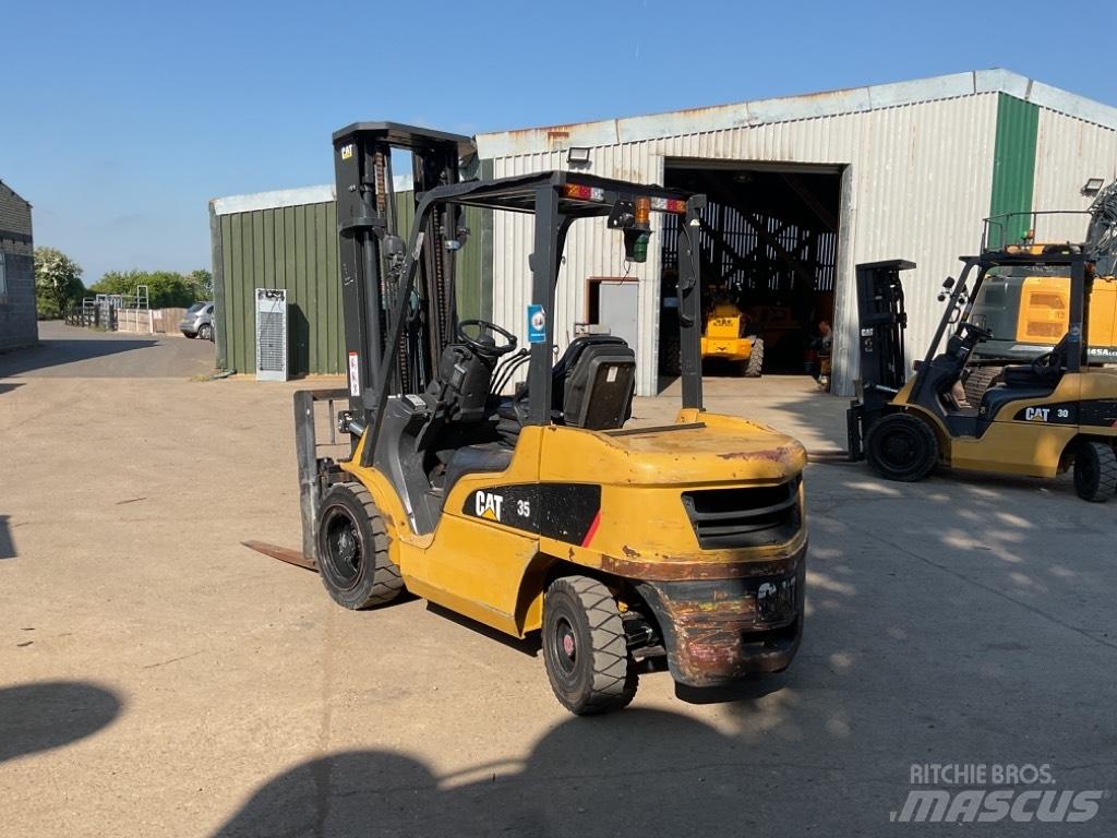 CAT DP35NT Дизельні навантажувачі