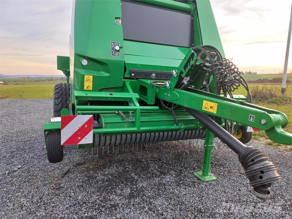 John Deere V461M Рулонні прес-підбирачі