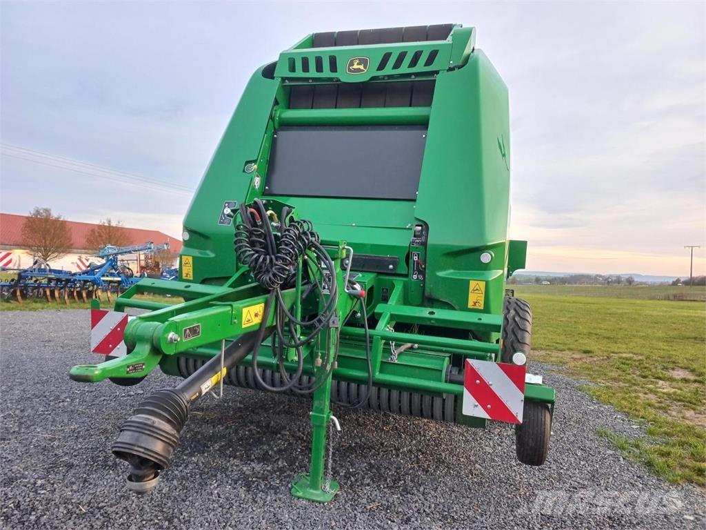 John Deere V461M Рулонні прес-підбирачі