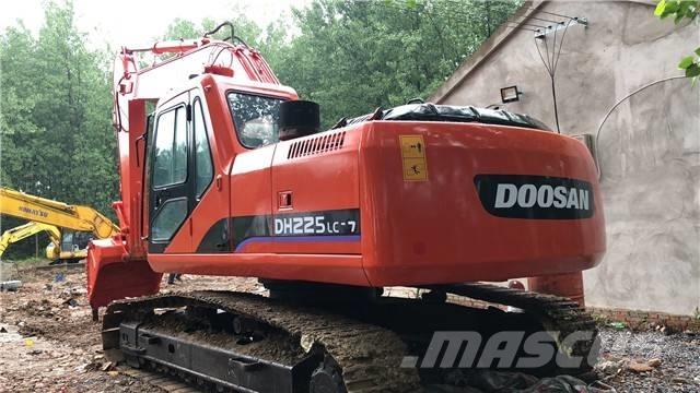 Doosan DH225 Гусеничні екскаватори